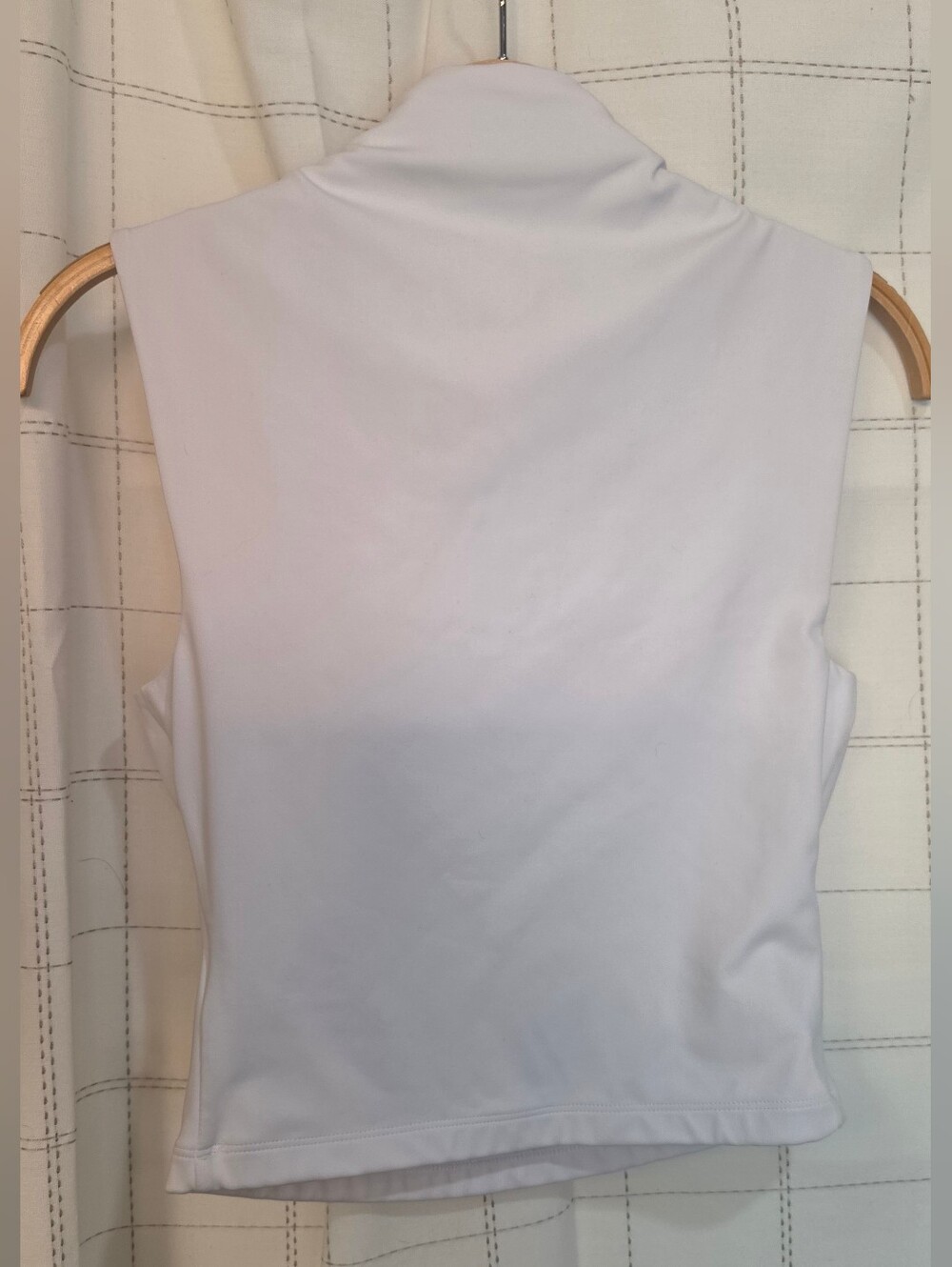 Express Mock Neck Tank - Picture 5 of 6